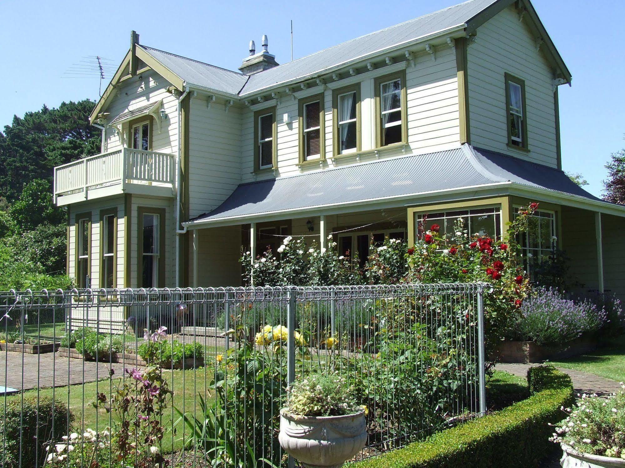 Tairoa Lodge & Cottage Хауера Екстериор снимка