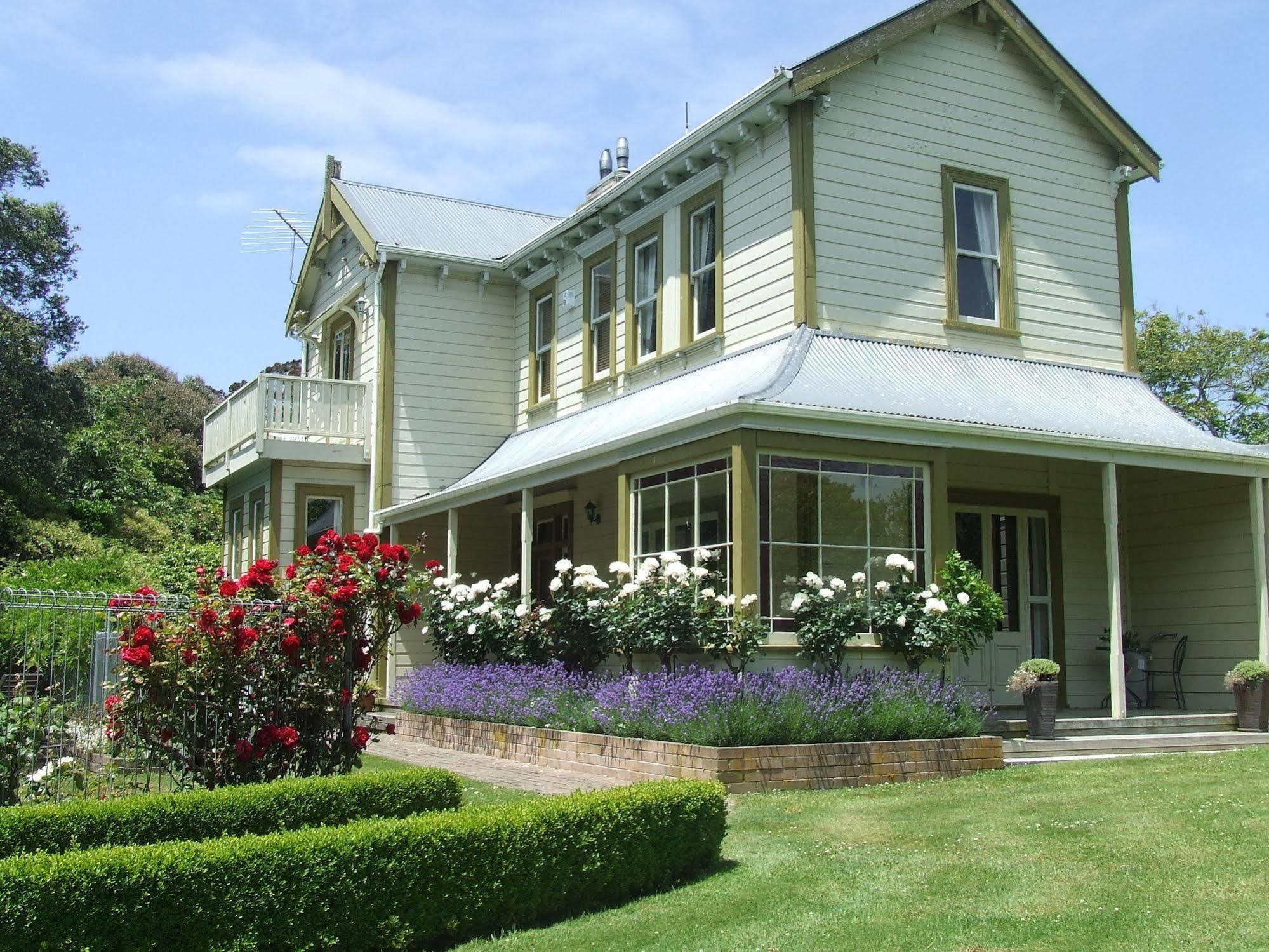 Tairoa Lodge & Cottage Хауера Екстериор снимка