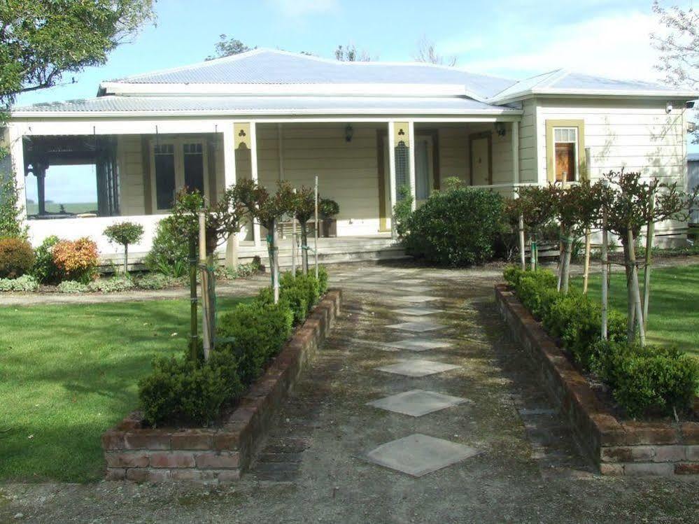 Tairoa Lodge & Cottage Хауера Екстериор снимка