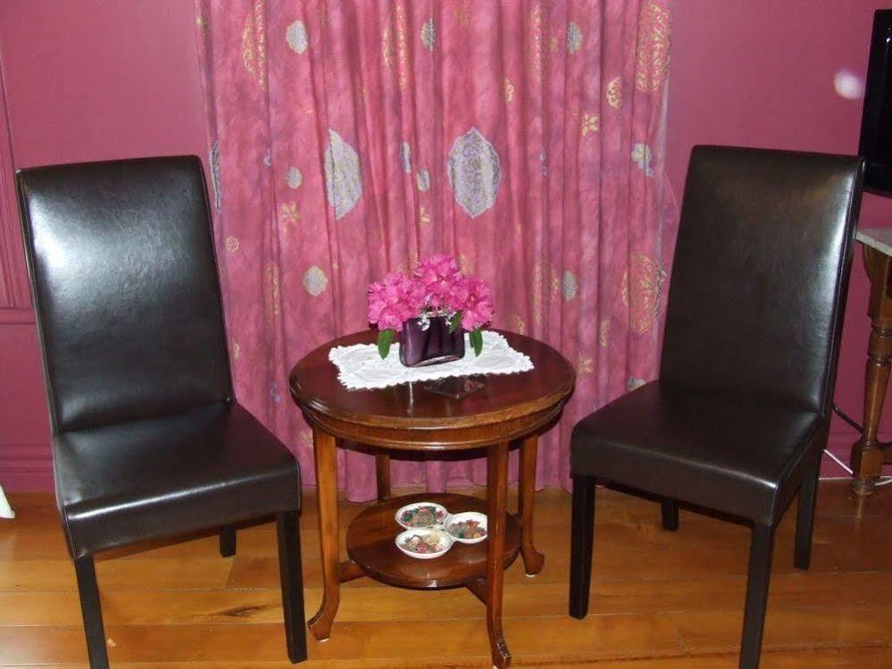 Tairoa Lodge & Cottage Хауера Екстериор снимка
